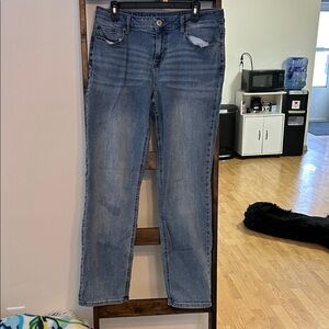 Maurices jeans